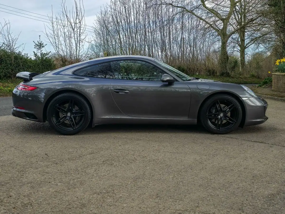 2017-porsche-911-30-carrera-coupe-big-11