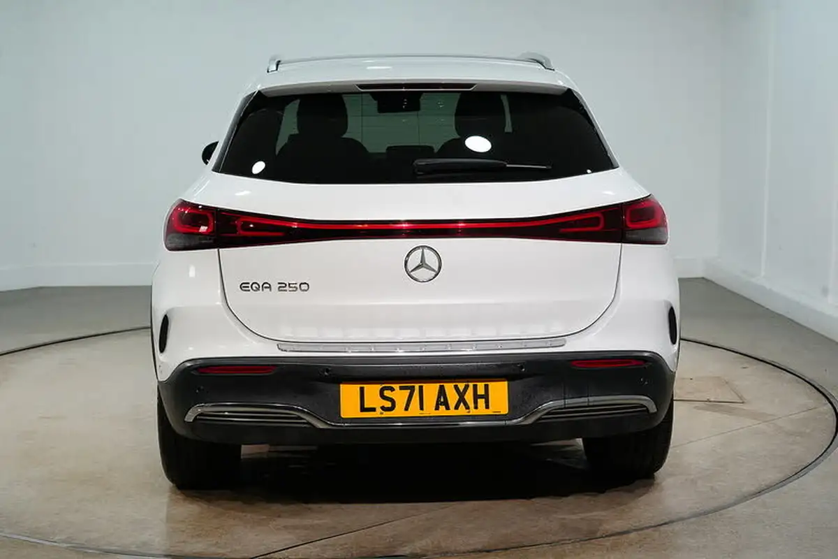 2021-mercedes-benz-eqa-e-eqa-250-amg-line-premium-big-10