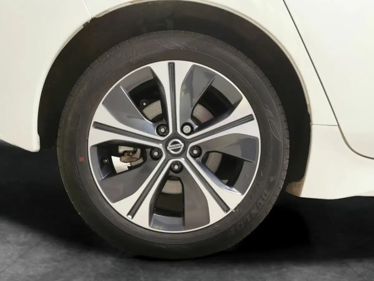 2020-nissan-leaf-e-e-tekna-big-33