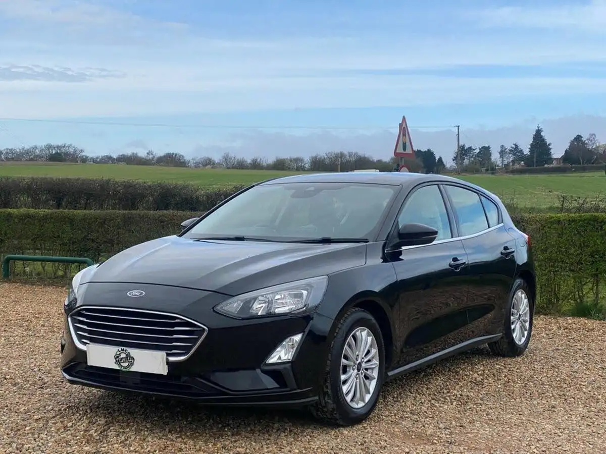 2019-ford-focus-10t-titanium-hatchback-big-3
