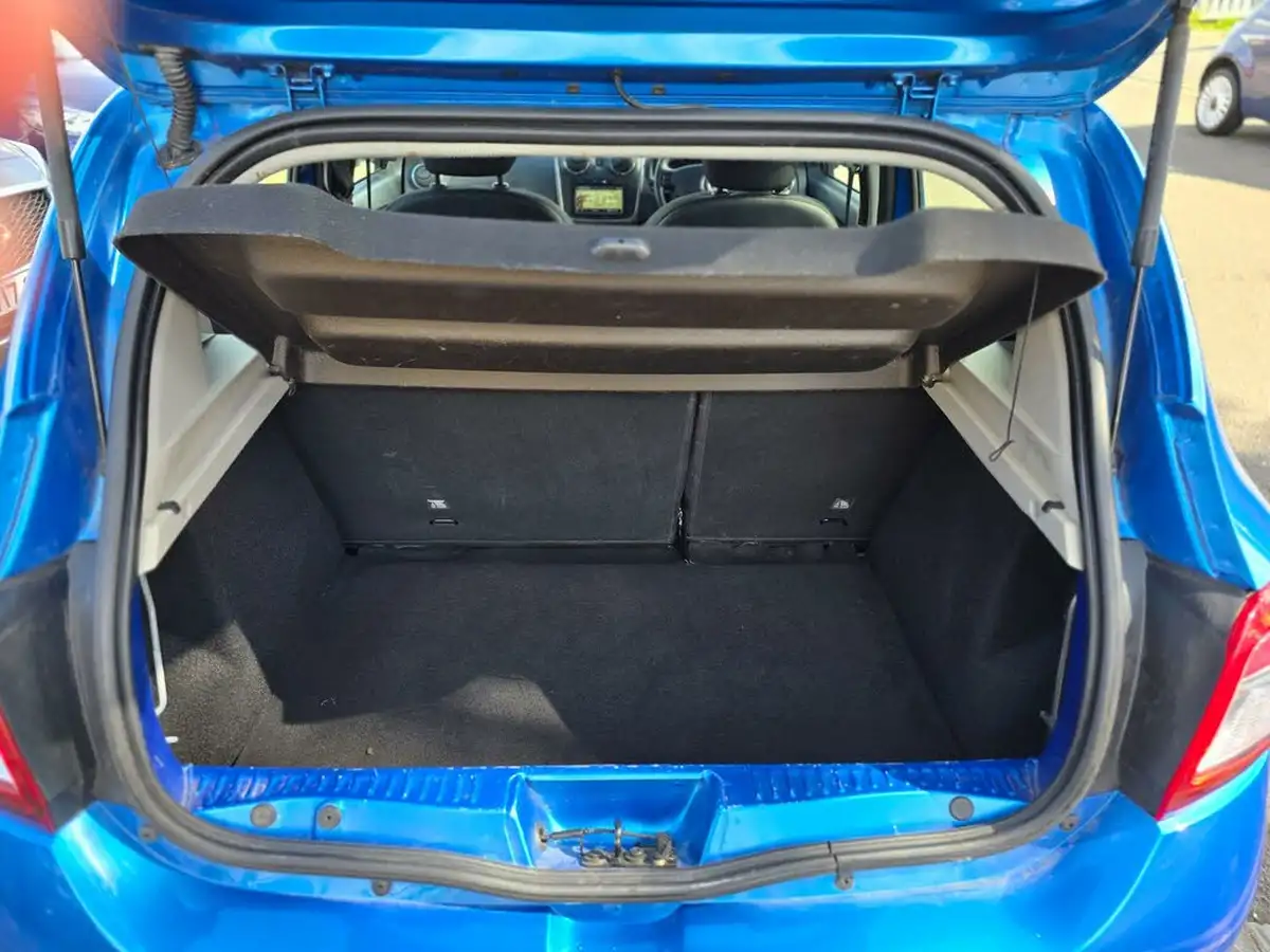 2014-dacia-sandero-stepway-09-laureate-big-49