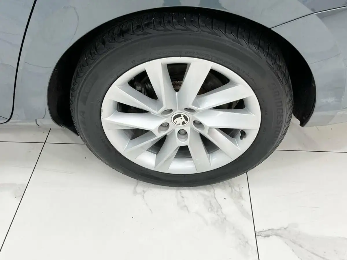 2020-skoda-superb-14-tsi-se-technology-estate-big-15