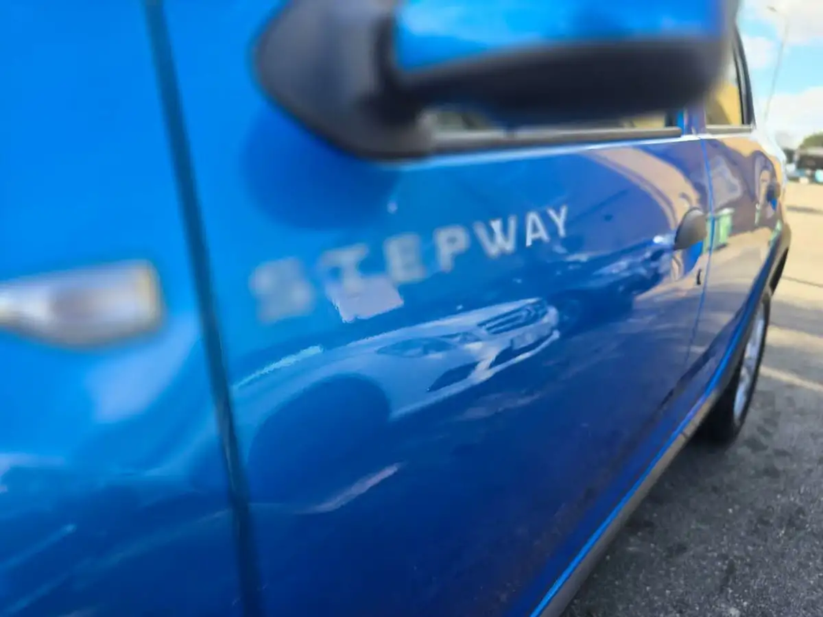 2014-dacia-sandero-stepway-09-laureate-big-25
