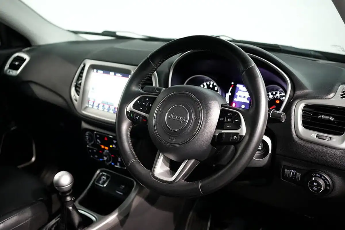 2019-jeep-compass-14-multiair-ii-longitude-big-46