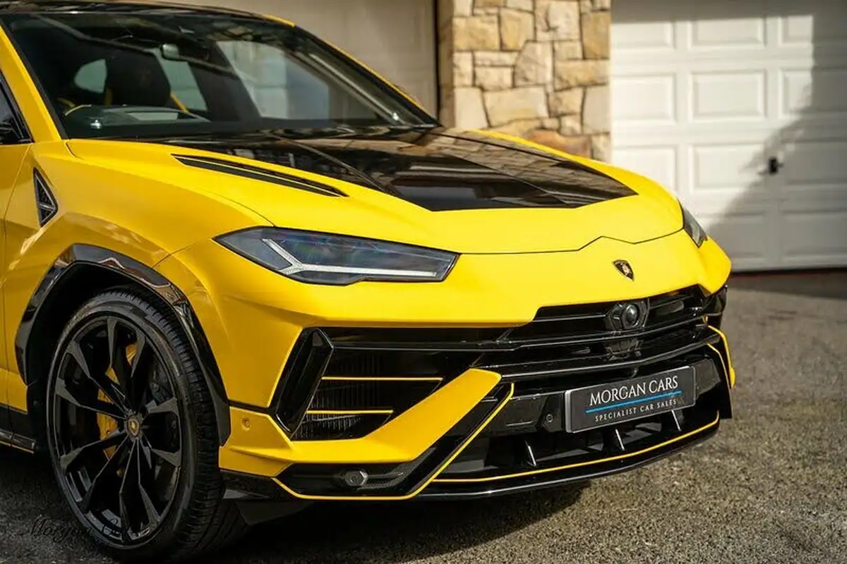 2023-lamborghini-urus-40-no-trim-big-1