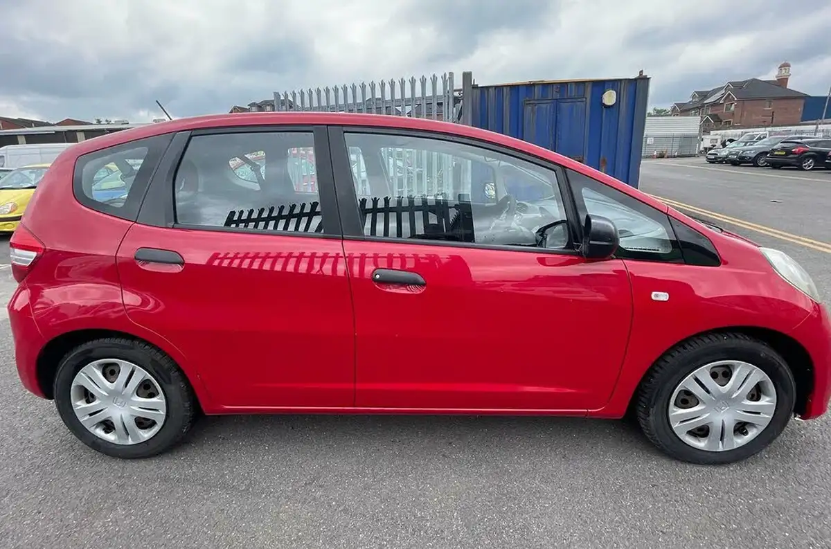 2014-honda-jazz-12-s-big-2