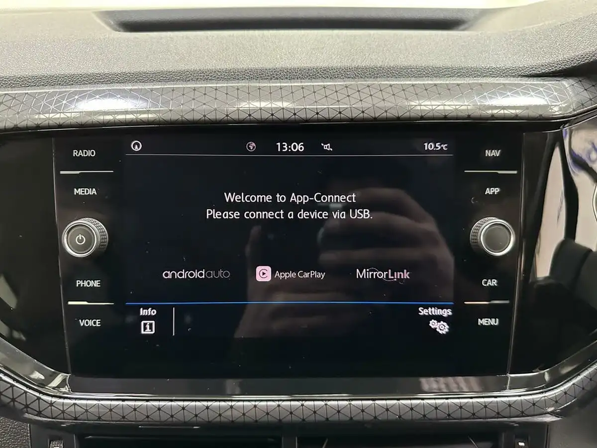 2019-volkswagen-t-cross-10-tsi-sel-big-15