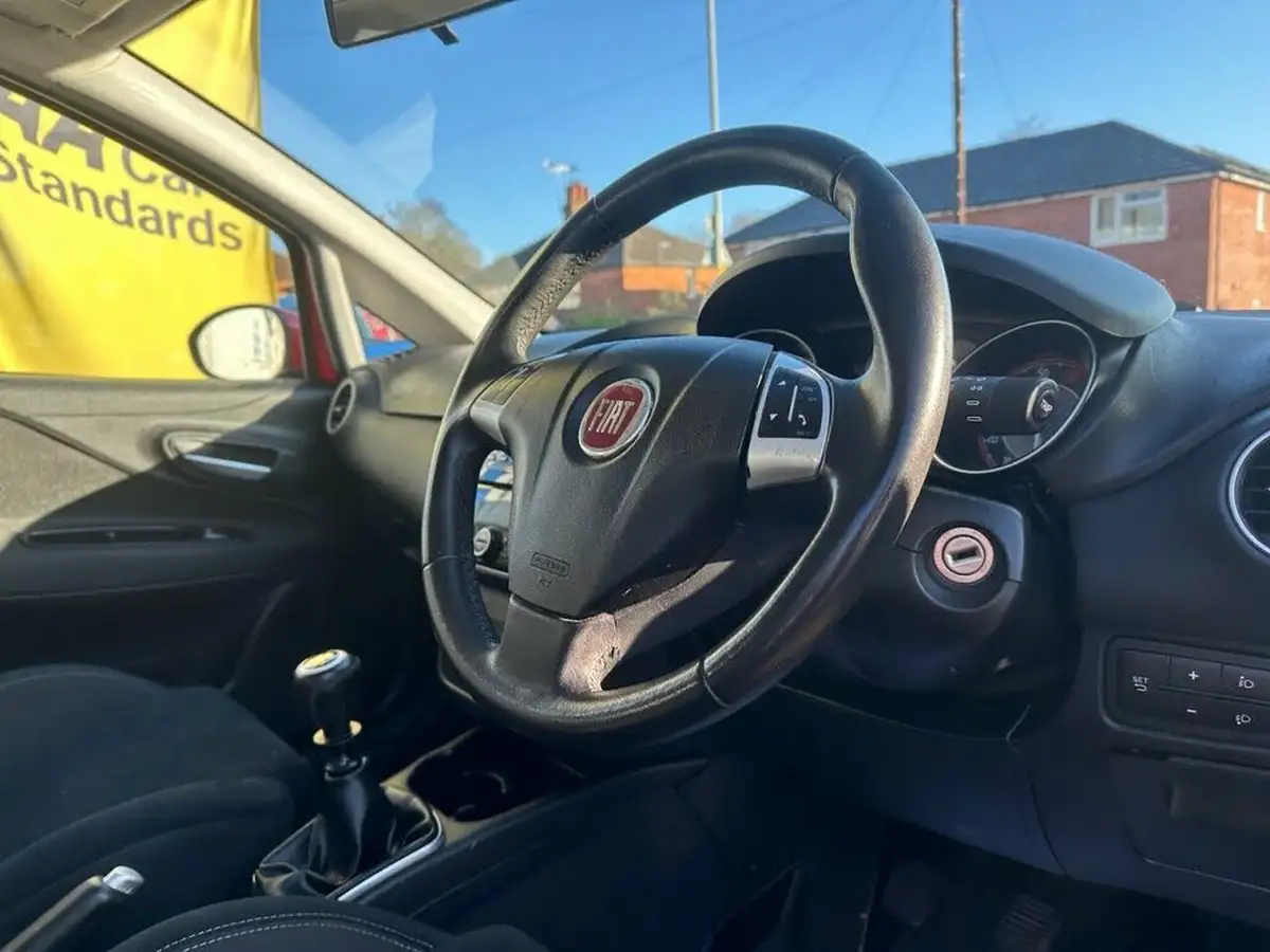2016-fiat-punto-12-easy-5d-big-10