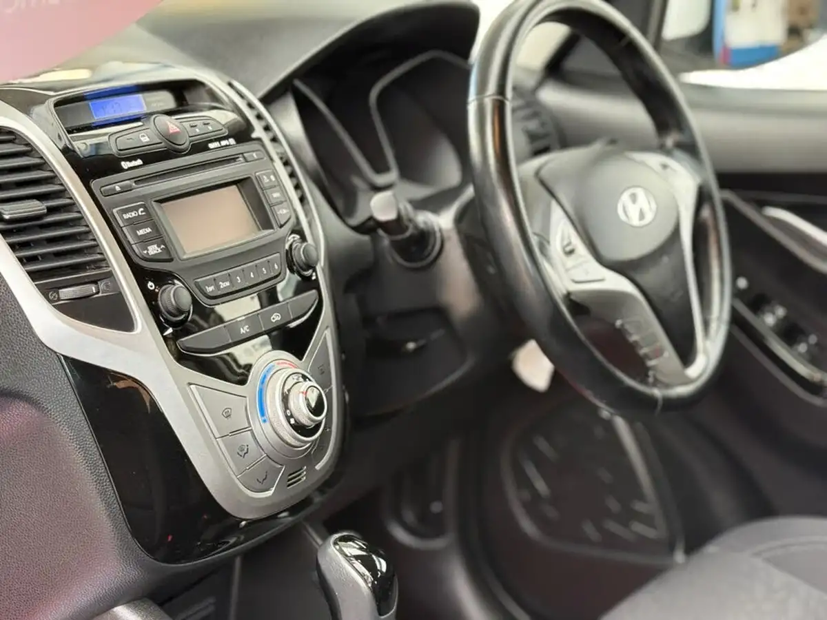 2019-hyundai-ix20-16-se-auto-big-52