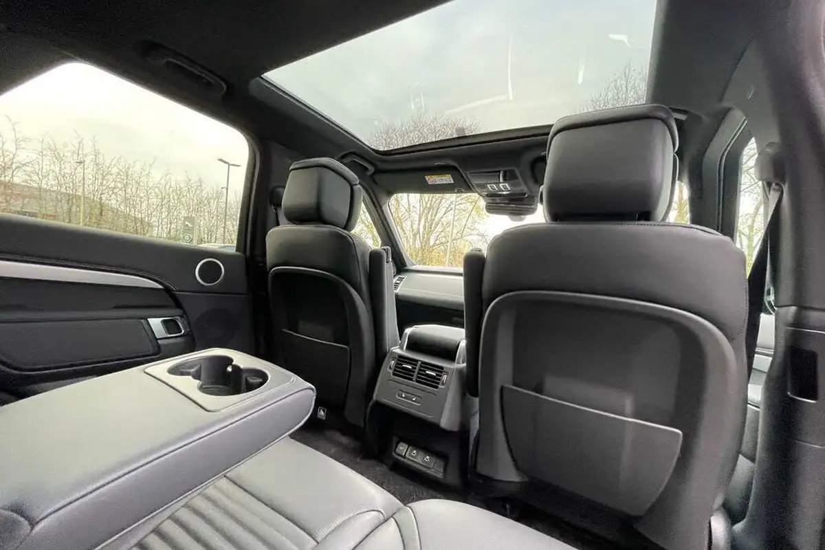 2024-land-rover-discovery-30-d350-dynamic-hse-big-42