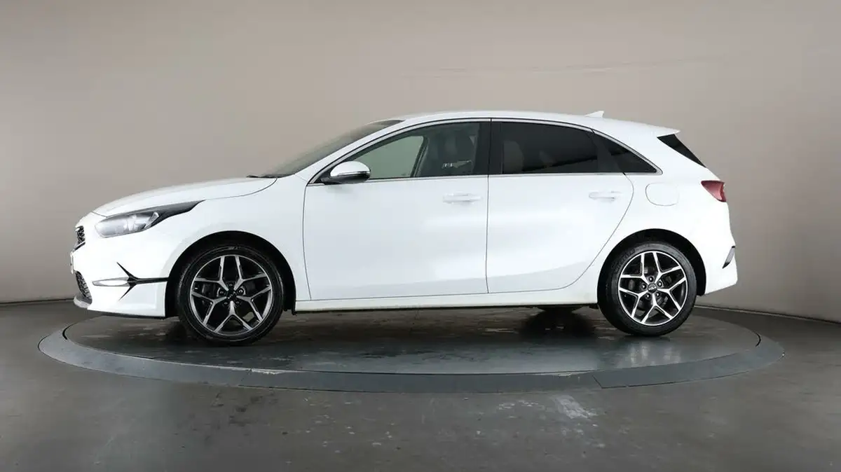 2022-kia-ceed-15-t-gdi-3-hatchback-big-31