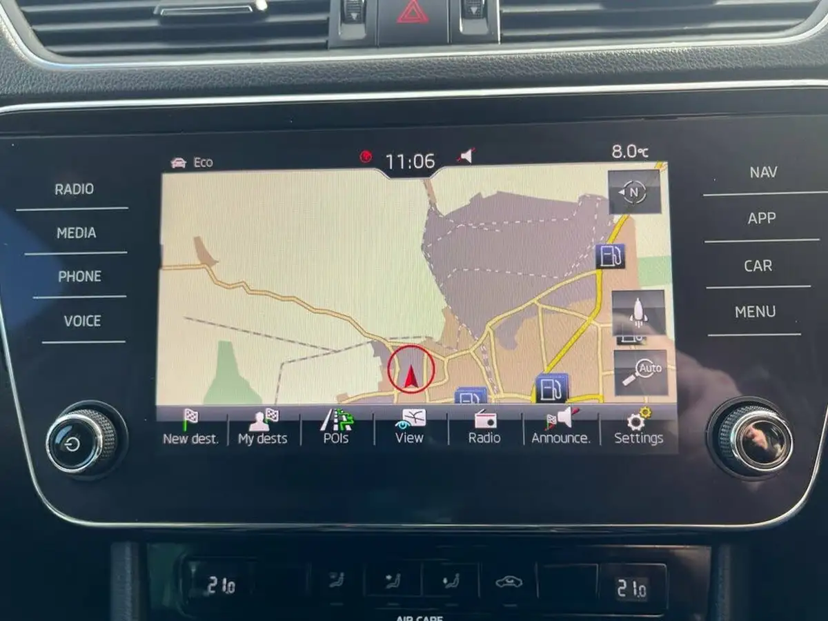 2017-skoda-superb-20tdi-se-technology-hatchback-big-19