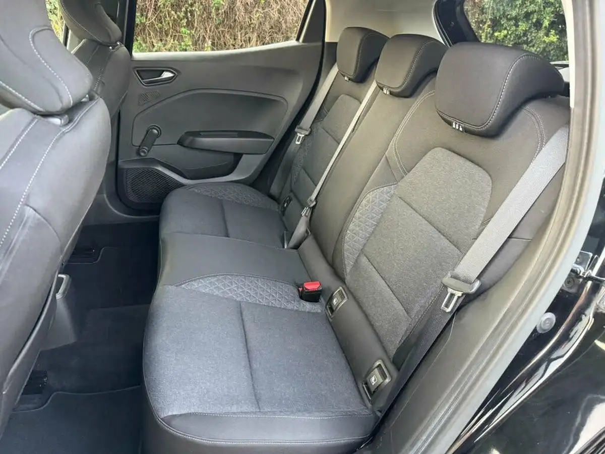 2020-renault-clio-10-sce-iconic-75bhp-big-13