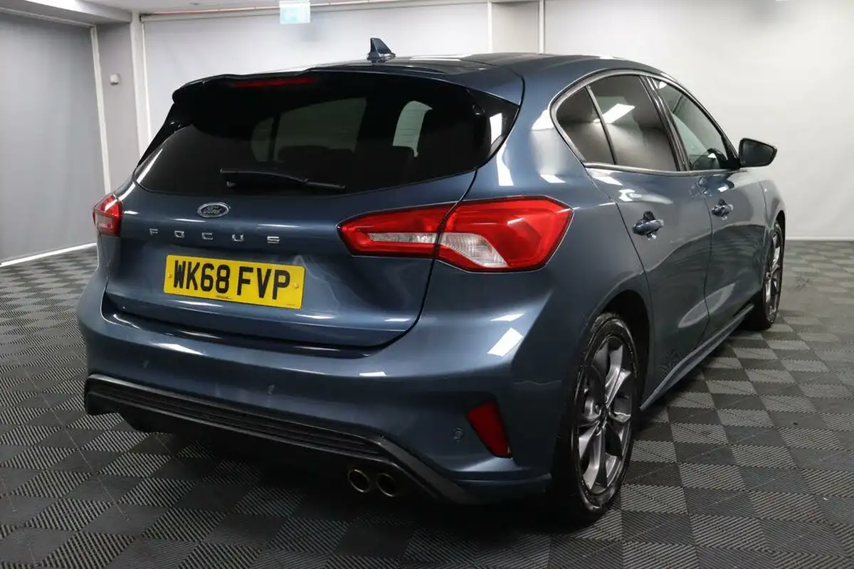 2018-ford-focus-10t-st-line-125ps-hatchback-big-8