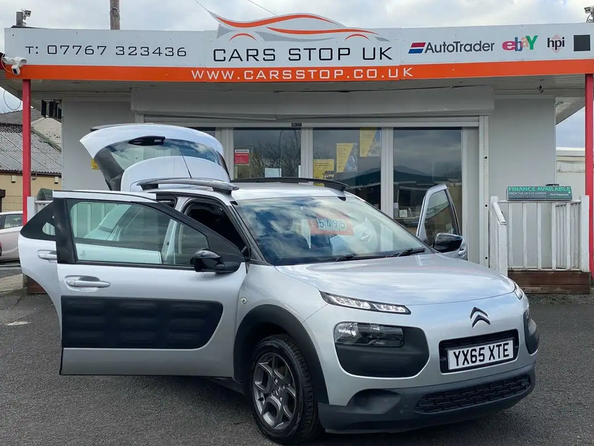 2015-citroen-c4-cactus-16bluehdi-feel-big-19