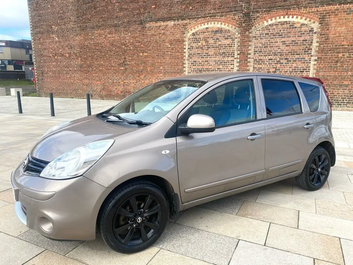 2011-nissan-note-14-n-tec-big-7