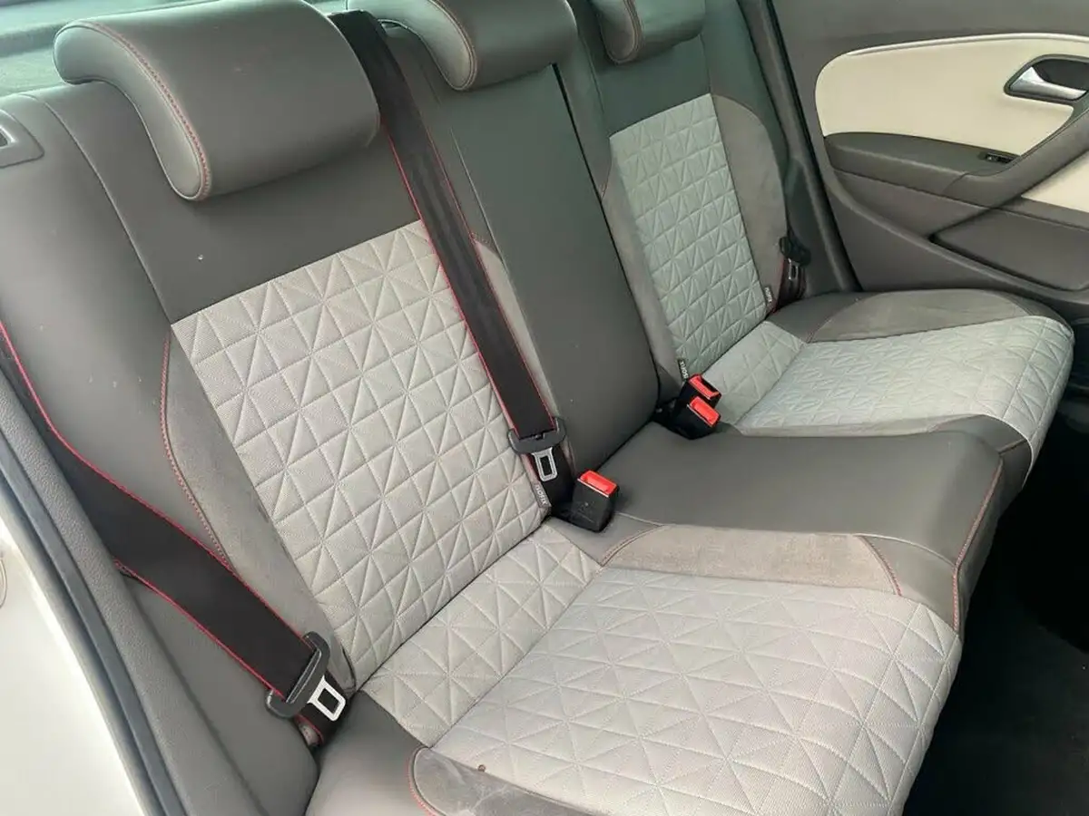 2017-volkswagen-polo-10-beats-65ps-ss-5d-big-22