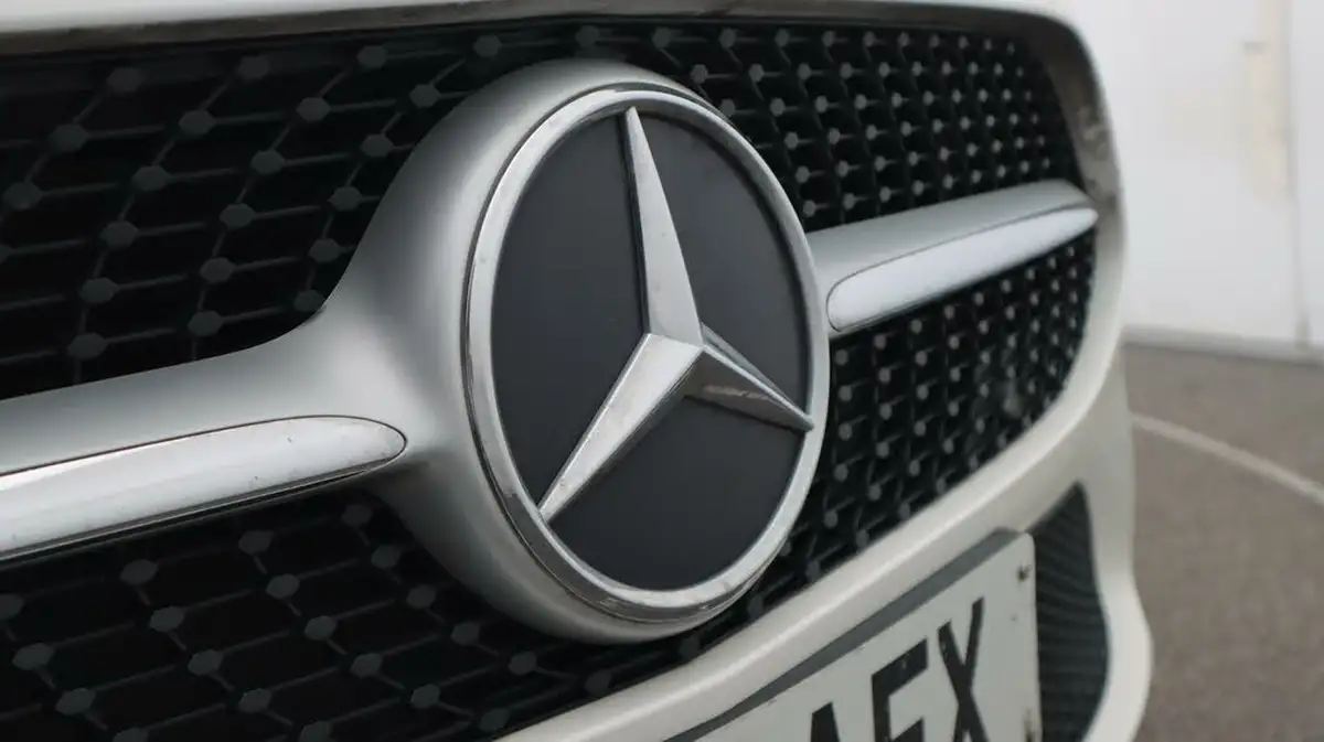 2022-mercedes-benz-a-class-20d-a180d-se-big-22