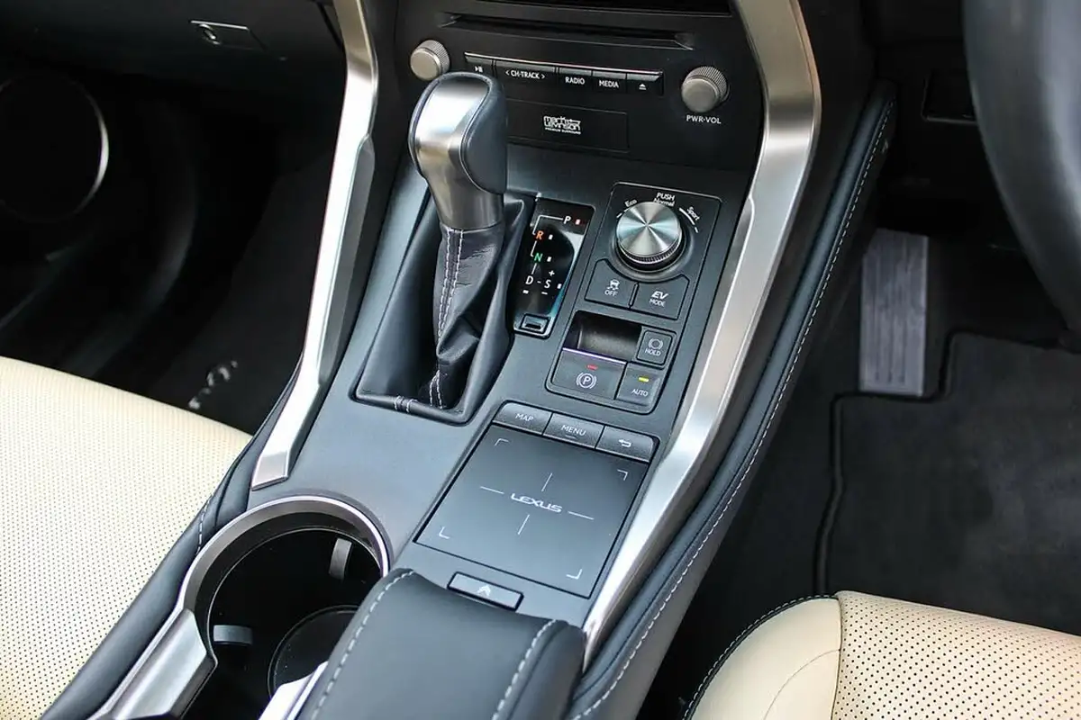 2019-lexus-nx-300h-25-takumi-sunroof-big-20
