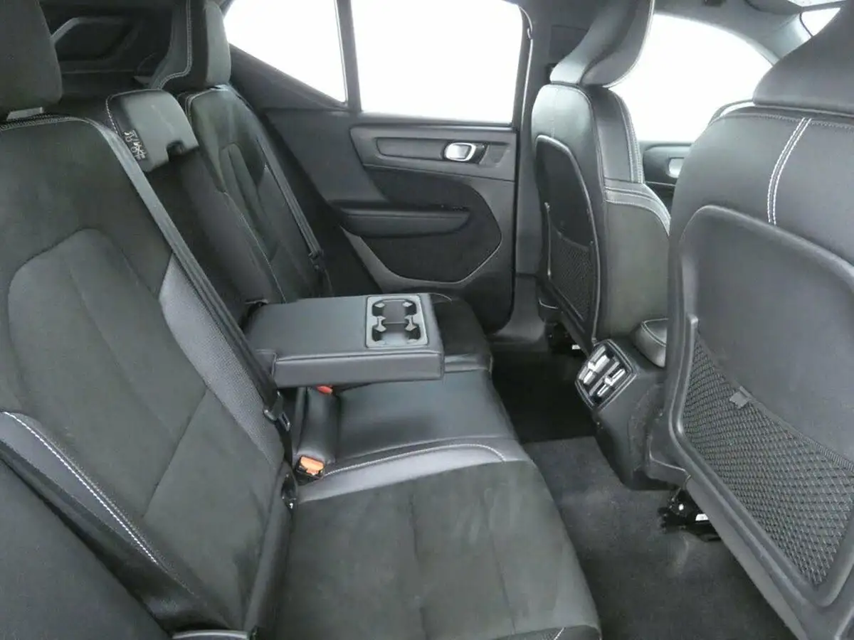 2020-volvo-xc40-15-t3-r-design-geartronic-big-19