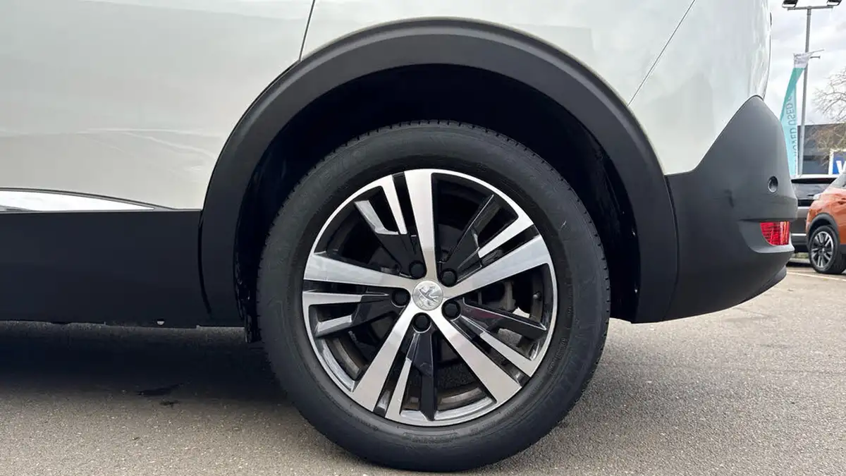 2019-peugeot-5008-suv-15-bluehdi-allure-eat8-big-13