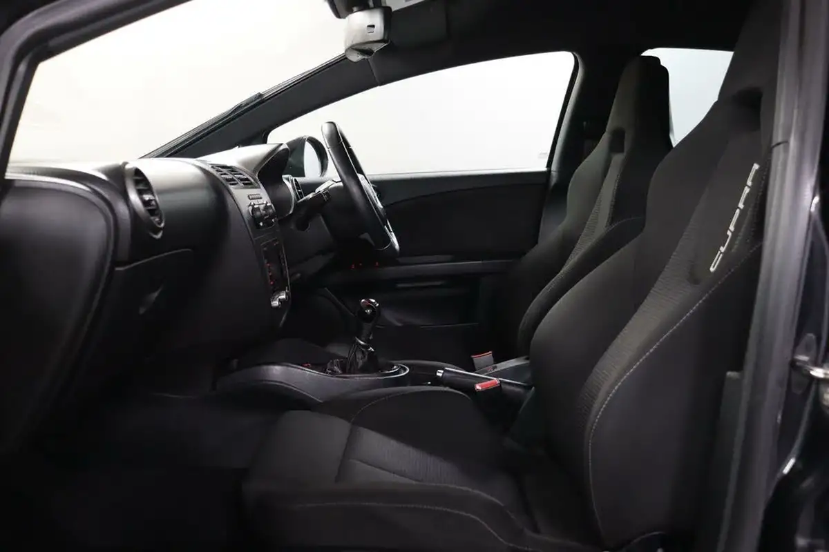 2011-seat-leon-20-cupra-big-36