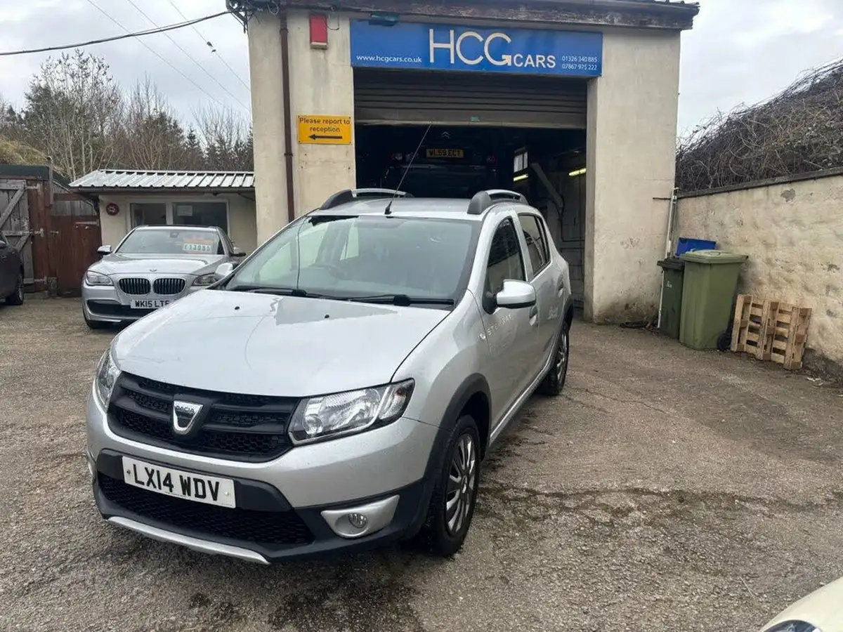 2013-dacia-sandero-stepway-09-ambiance-big-1