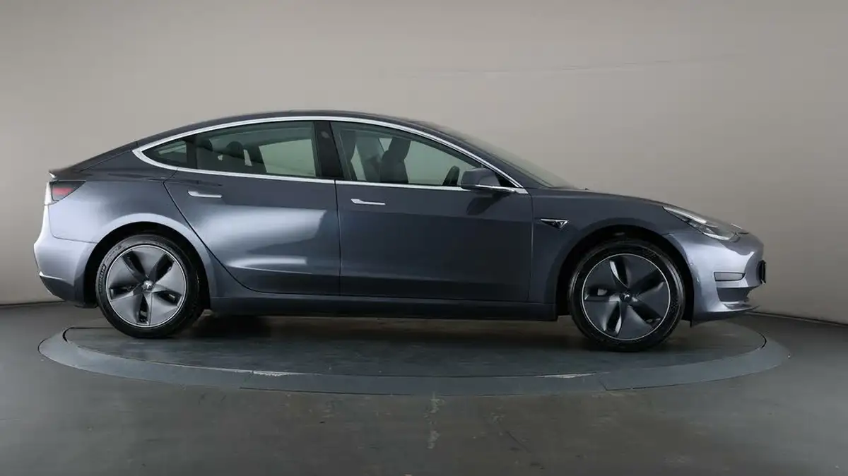 2020-tesla-model-3-e-standard-plus-big-8
