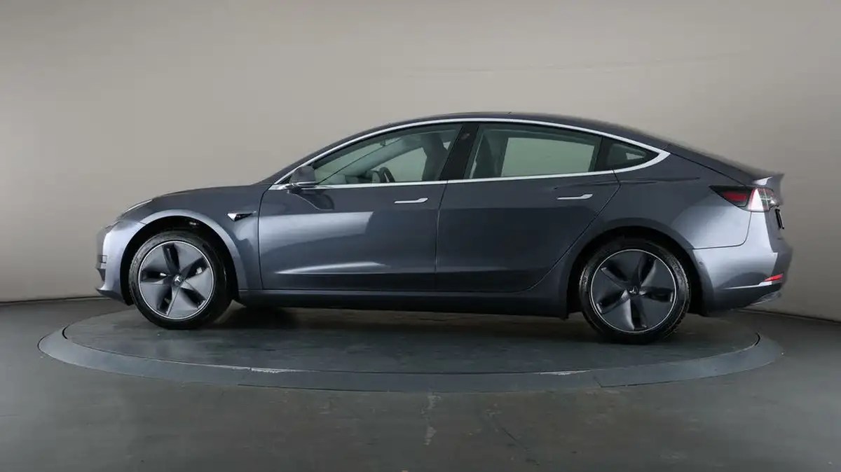 2020-tesla-model-3-e-standard-plus-big-32