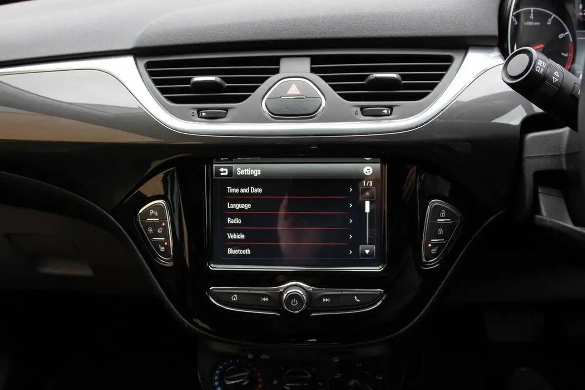 2018-vauxhall-corsa-14i-se-nav-90ps-ecotec-5d-auto-big-22