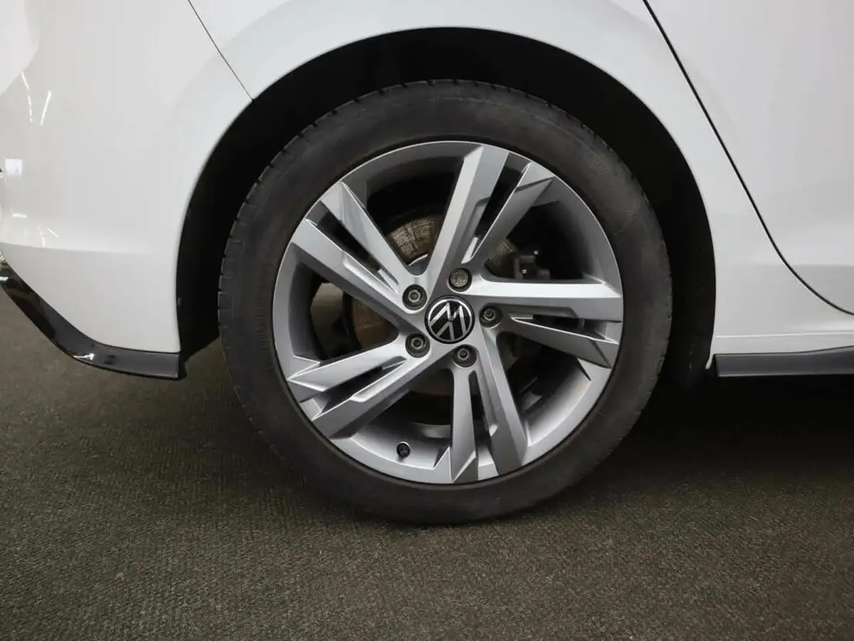 2022-volkswagen-golf-15-etsi-r-line-150ps-hatchback-big-6