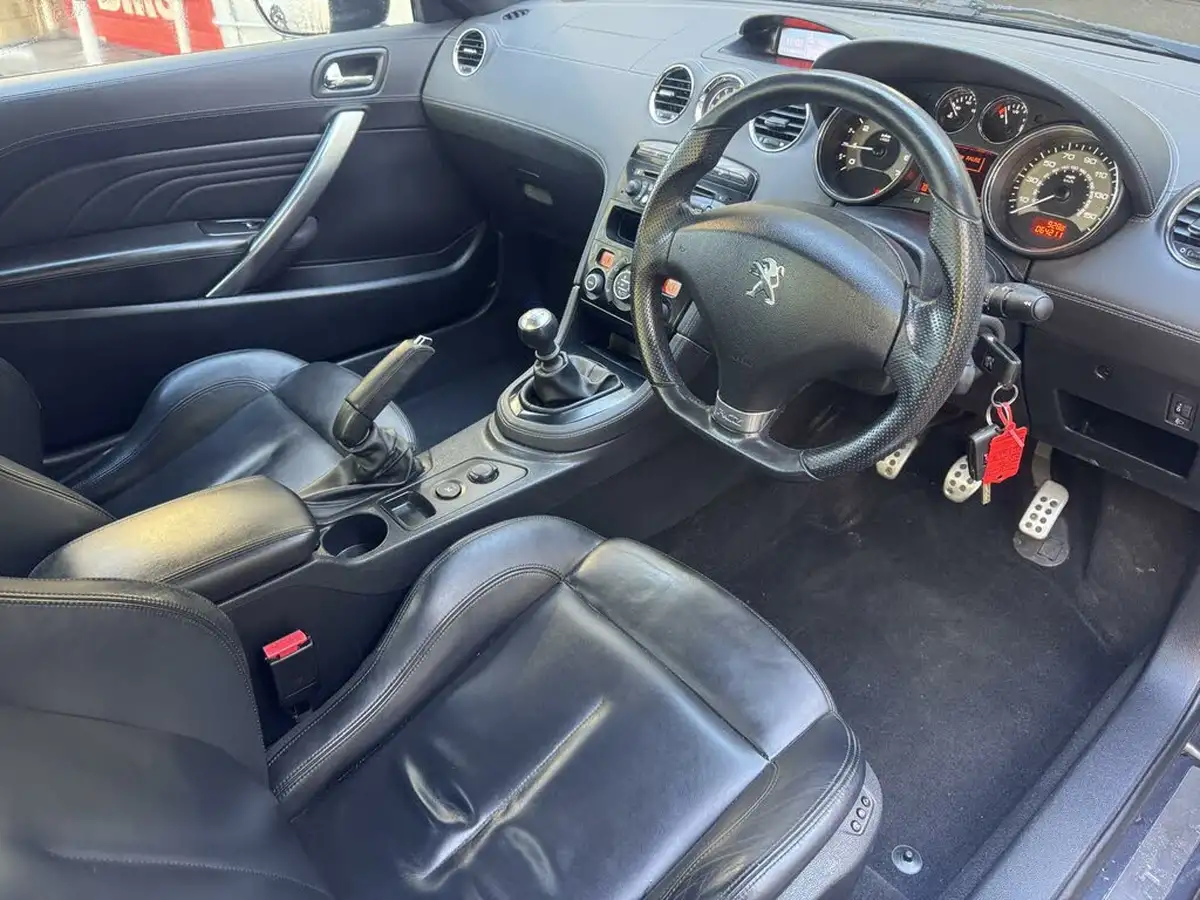2015-peugeot-rcz-16-gt-156bhp-big-1