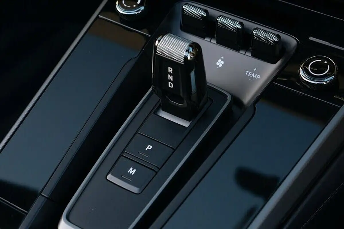 2024-porsche-911-30-targa-4-big-14