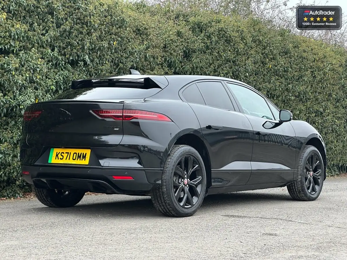 2022-jaguar-i-pace-ev400-black-big-3