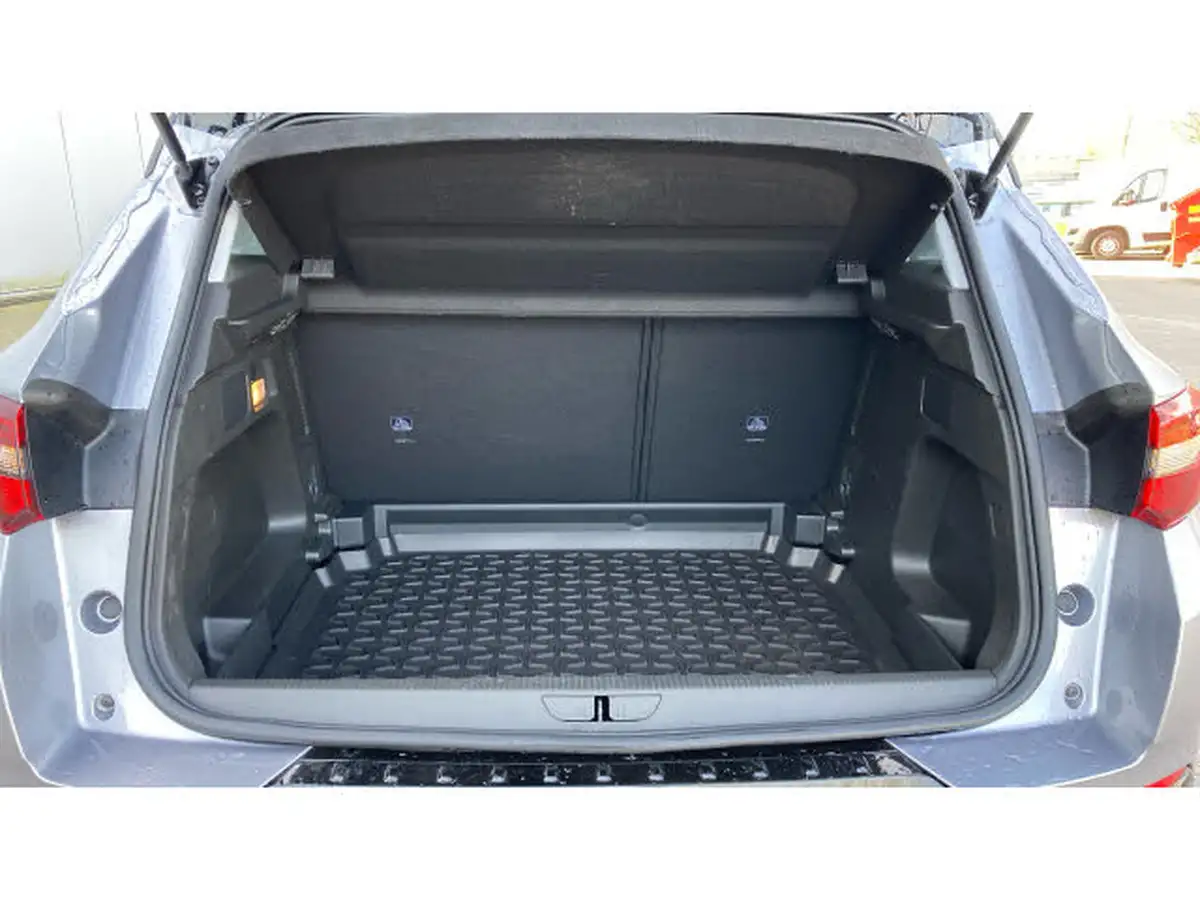 2024-vauxhall-grandland-12-gs-130ps-auto-big-3