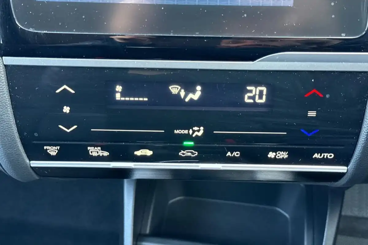 2019-honda-jazz-13-i-vtec-ex-cvt-big-20