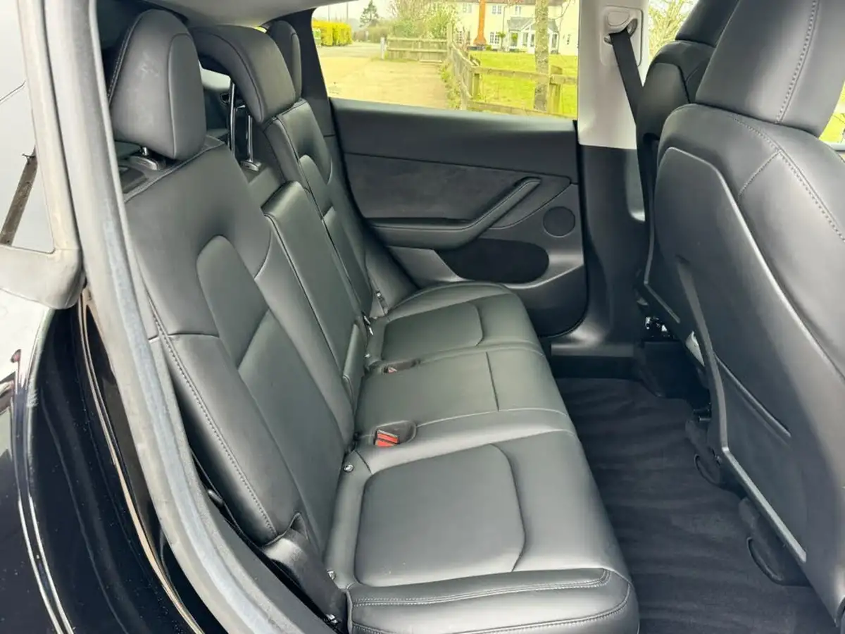2022-tesla-model-y-e-rwd-big-3