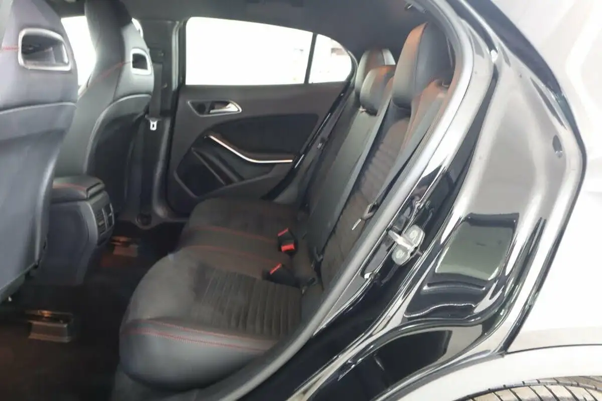 2020-mercedes-benz-gla-class-16-gla-200-amg-line-edition-7g-dct-big-35