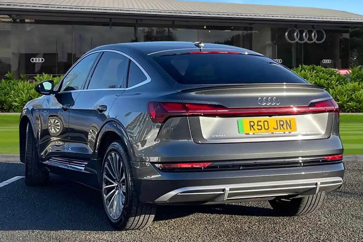 2022-audi-e-tron-50e-s-line-sportback-big-1