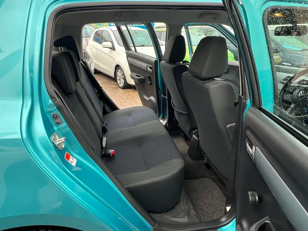 2009-suzuki-swift-13-gl-5d-big-28