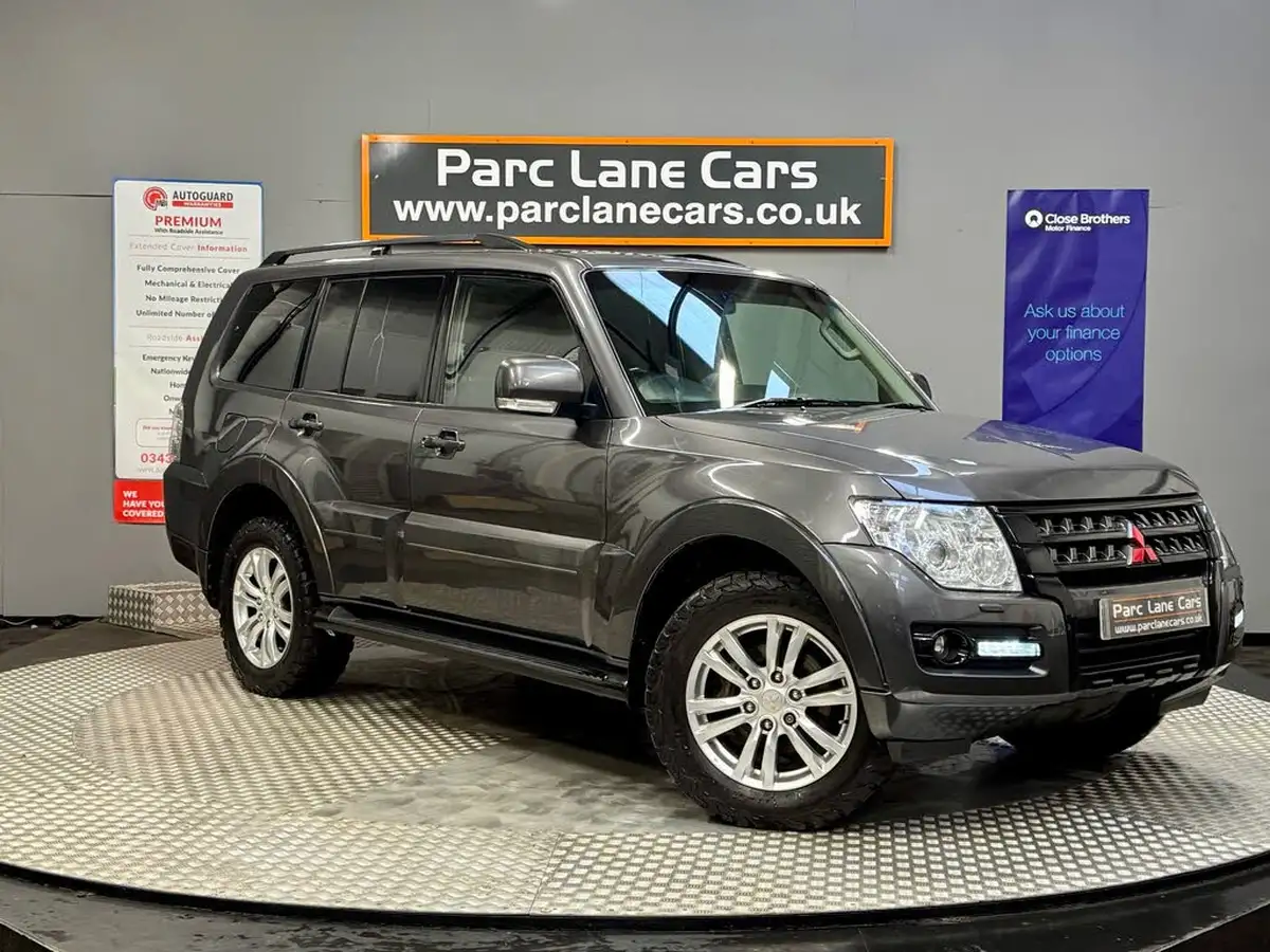 2016-mitsubishi-shogun-32td-sg2-32-di-dc-187bhpeu6-4x4-4work-lwb-window-van-auto-big-0