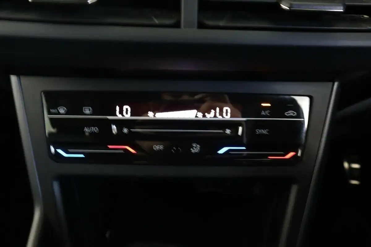2022-volkswagen-polo-10-tsi-r-line-110ps-dsg-big-33