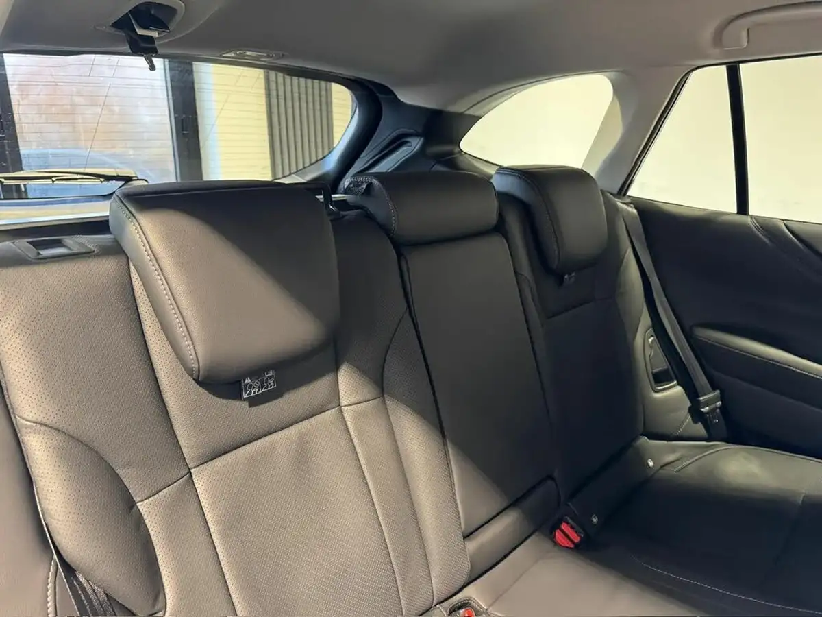 2025-subaru-outback-25i-touring-big-30