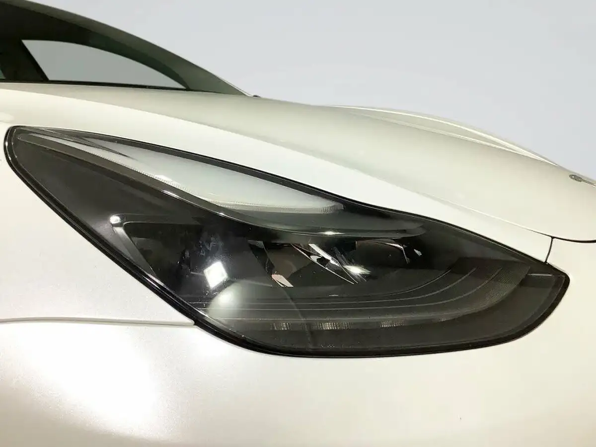 2020-tesla-model-3-e-long-range-big-14