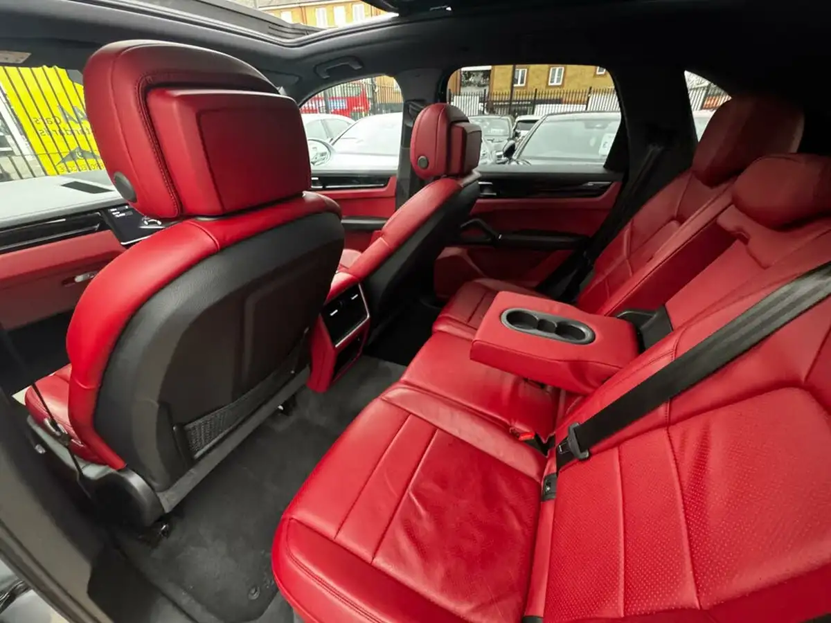 2019-porsche-cayenne-30-v6-s-big-35
