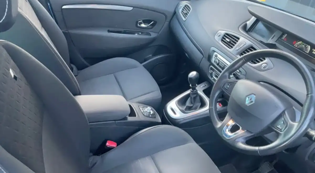 2016-renault-grand-scenic-16dci-limited-nav-big-1