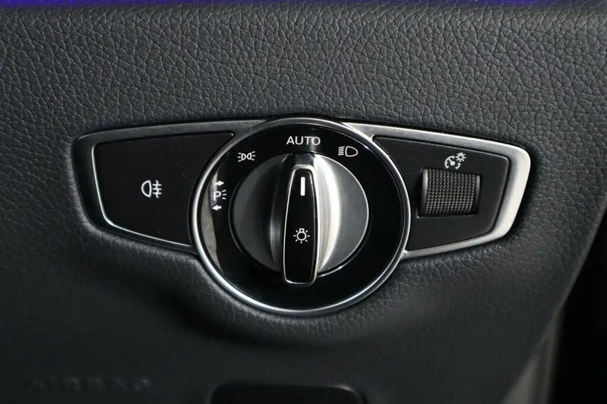 2021-mercedes-benz-e-class-20d-e300de-amg-line-eq-power-saloon-4d-big-21