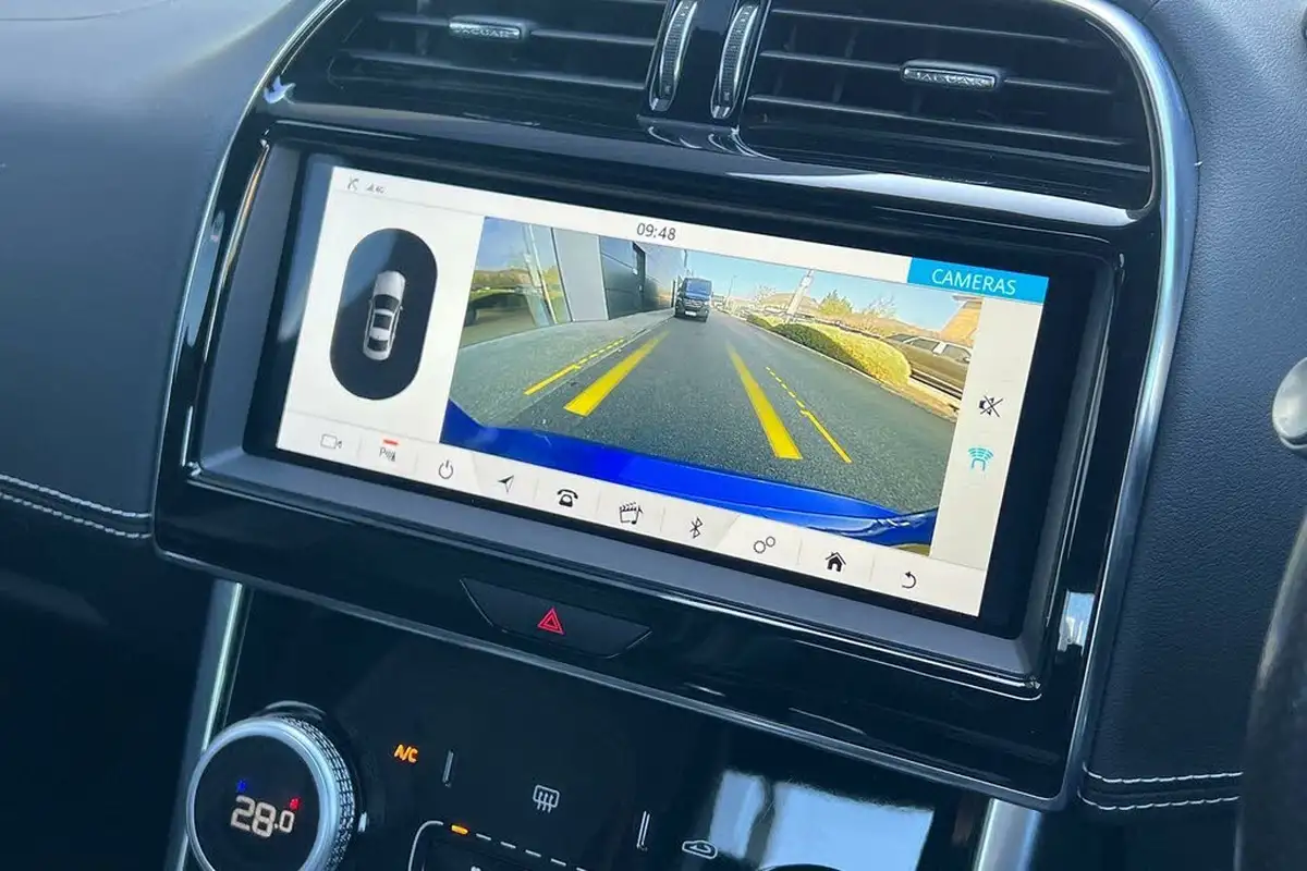 2020-jaguar-xe-20i-r-dynamic-s-250ps-big-4