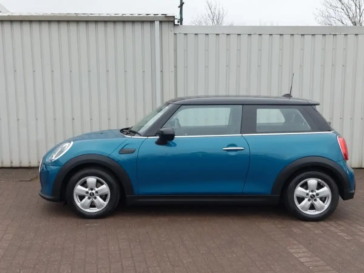 2022-mini-cooper-15-cooper-classic-hatchback-3d-big-3