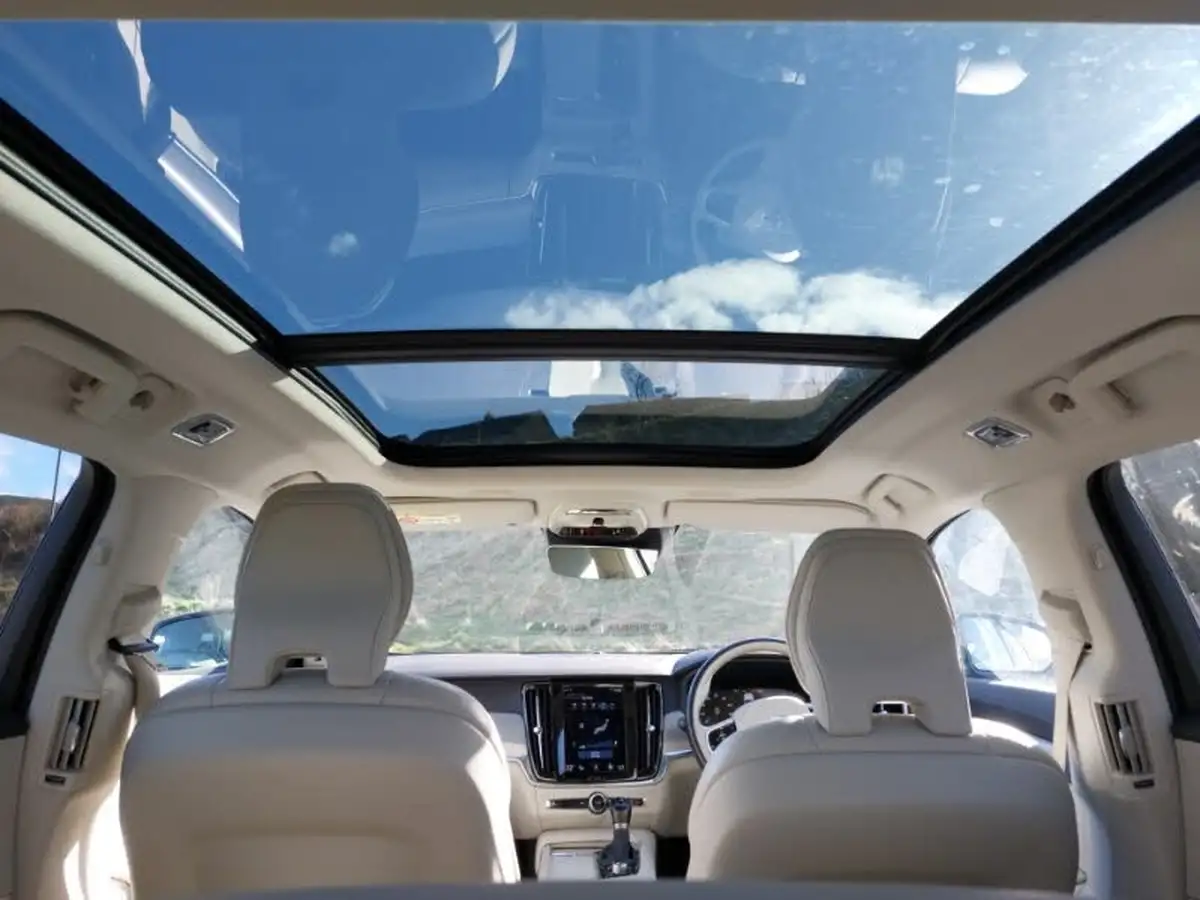 2019-volvo-v90-20td-d4-momentum-plus-big-17